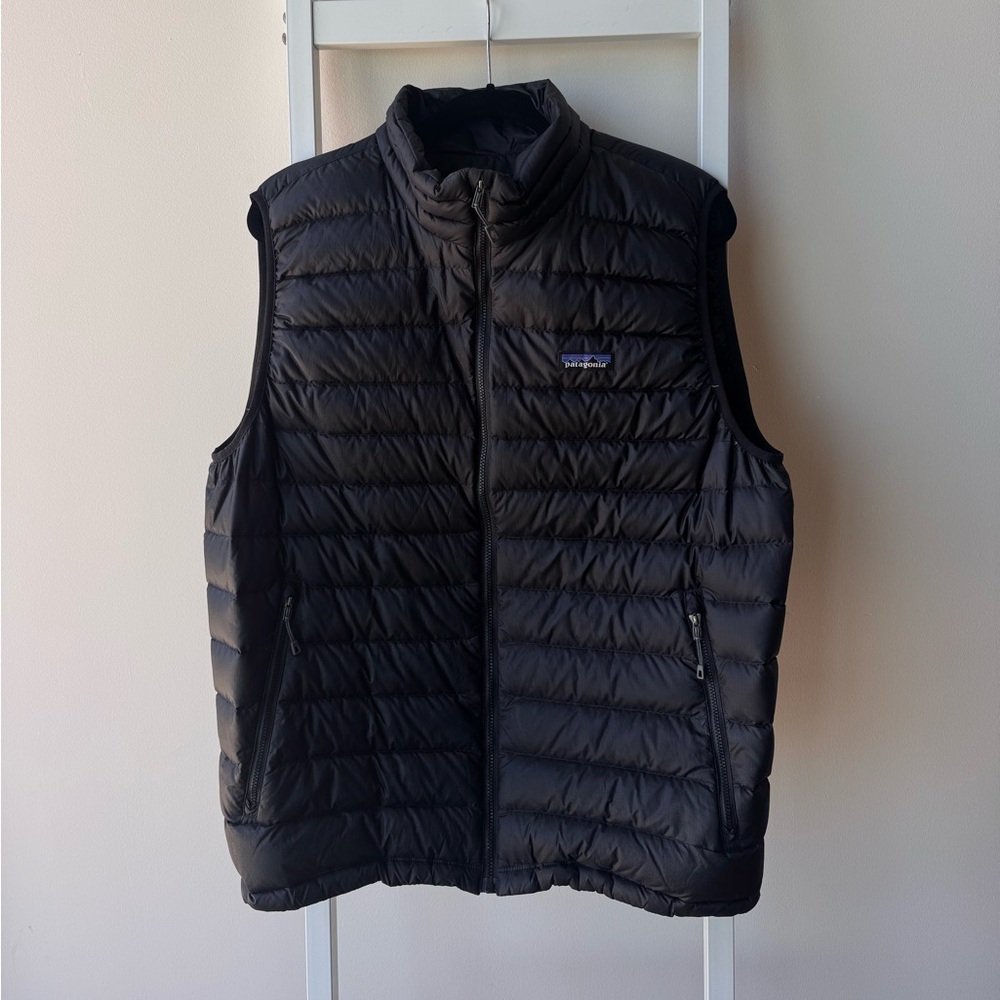 Patagonia Men's Dark Gray Puffer Vest